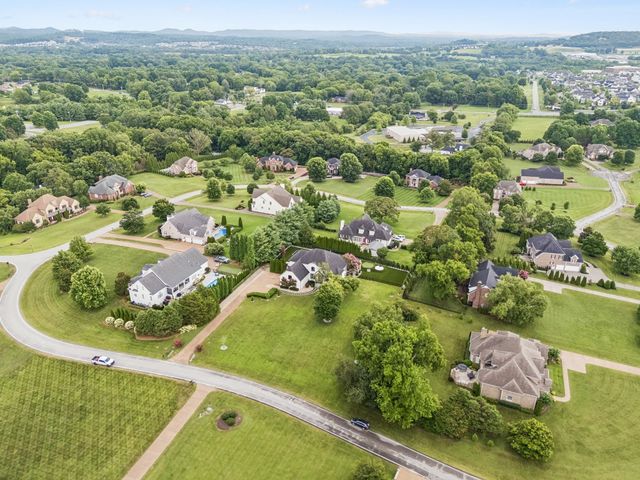 2112 Summer Hill Cir, Franklin, TN 37064