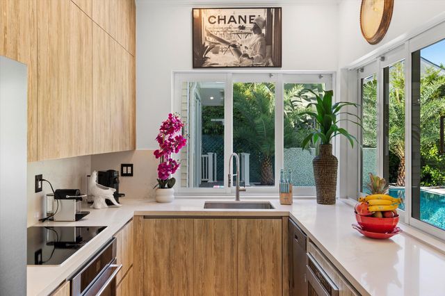 627 Caroline Street, Key West, FL 33040