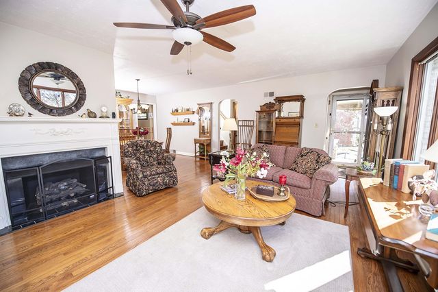 1140 S Weller Avenue, Springfield, MO 65804