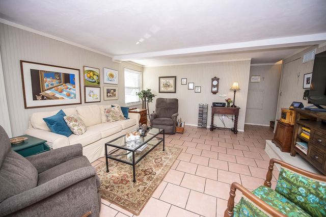 1140 S Weller Avenue, Springfield, MO 65804