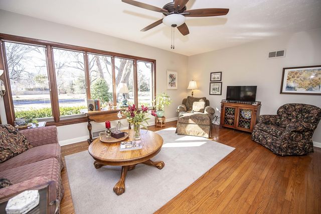 1140 S Weller Avenue, Springfield, MO 65804