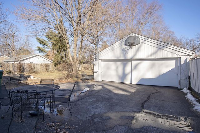 1140 S Weller Avenue, Springfield, MO 65804