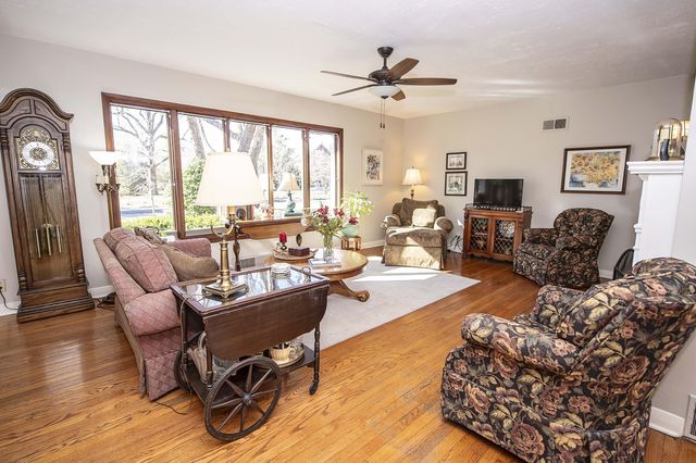 1140 S Weller Avenue, Springfield, MO 65804