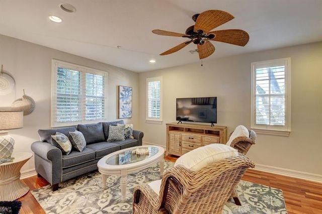 306 E Mallory Circle, Delray Beach, FL 33483