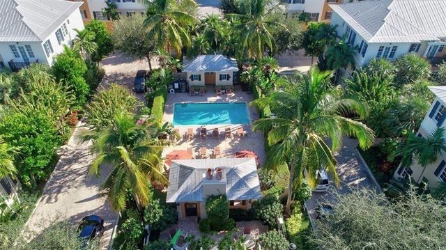 306 E Mallory Circle, Delray Beach, FL 33483