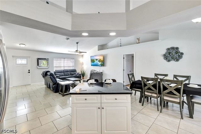 605 SW 13th ST, Cape Coral, FL 33991