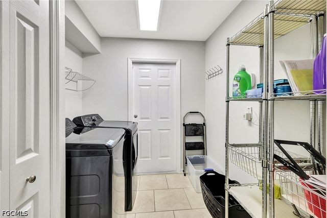605 SW 13th ST, Cape Coral, FL 33991