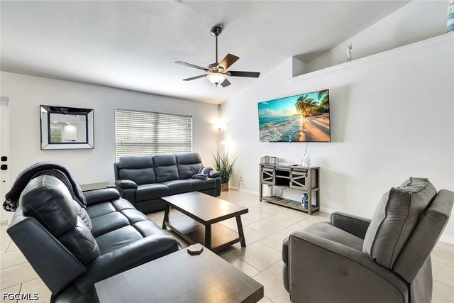 605 SW 13th ST, Cape Coral, FL 33991