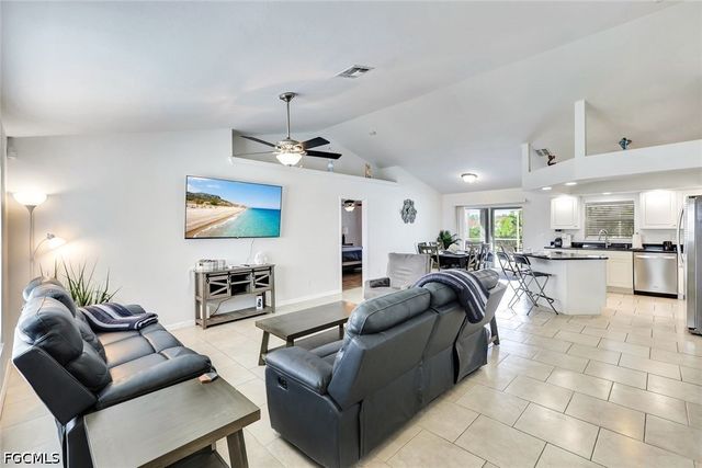 605 SW 13th ST, Cape Coral, FL 33991