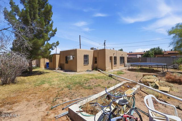 7688 Garden Place, El Paso, TX 79915