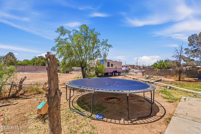 7688 Garden Place, El Paso, TX 79915