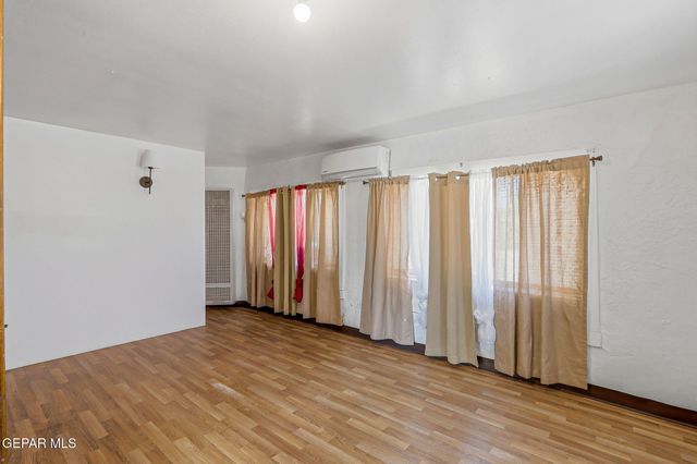 7688 Garden Place, El Paso, TX 79915