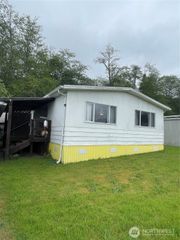 1050 Howard Street #10, Raymond, WA 98577