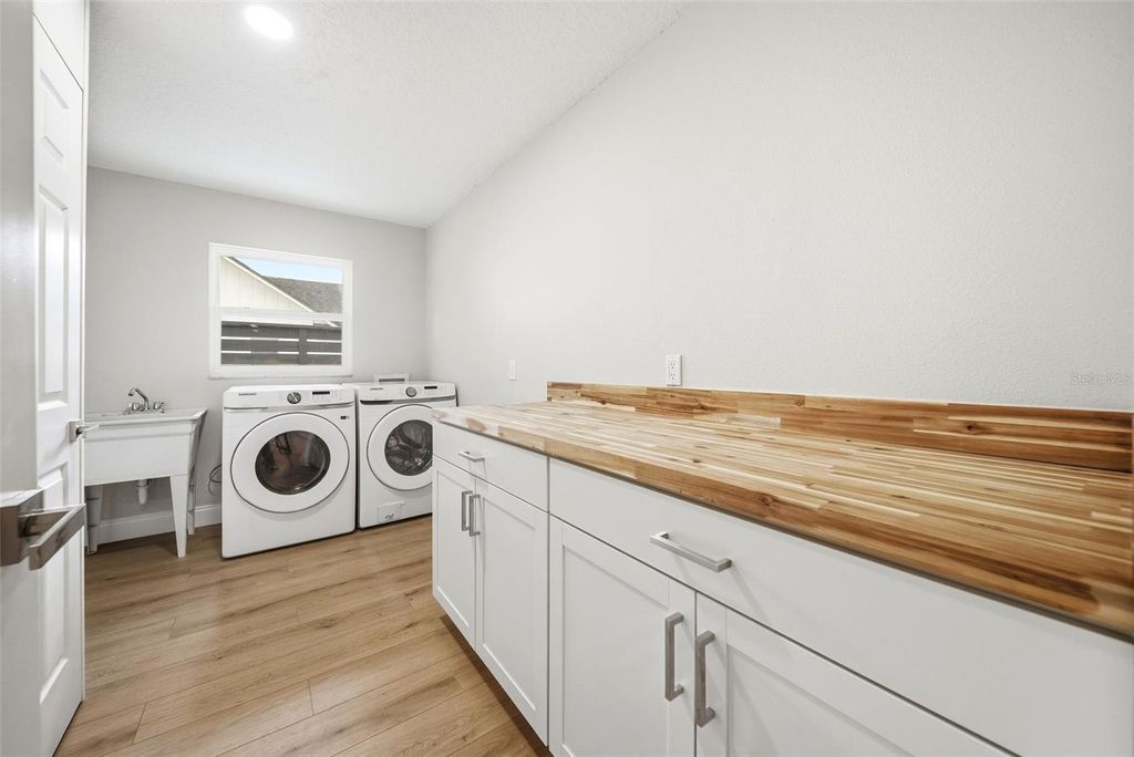 Image 21 of property listing at 7655 PERSIAN COURT, Orlando, FL 32819