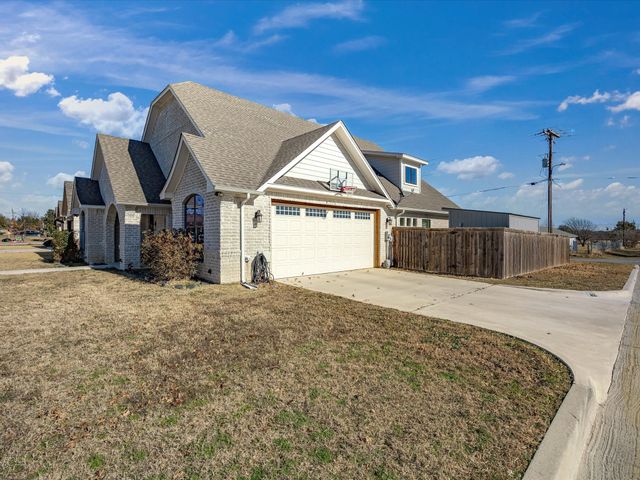 608 Timberline Drive, Bridgeport, TX 76426