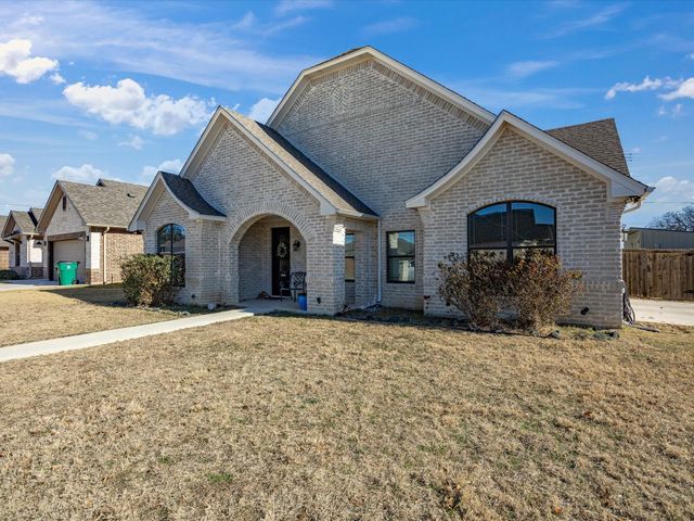 608 Timberline Drive, Bridgeport, TX 76426
