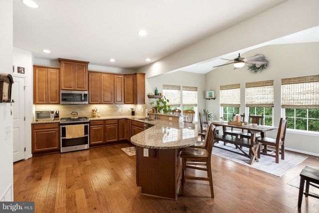 1937 ALAMINGO DR, Quakertown, PA 18951