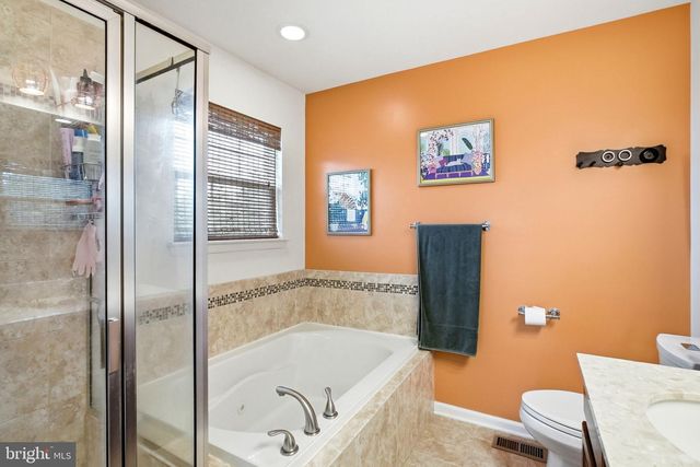 1937 ALAMINGO DR, Quakertown, PA 18951