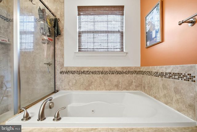 1937 ALAMINGO DR, Quakertown, PA 18951