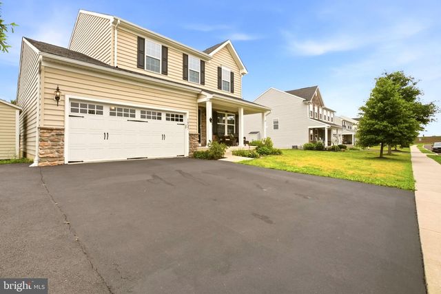 1937 ALAMINGO DR, Quakertown, PA 18951