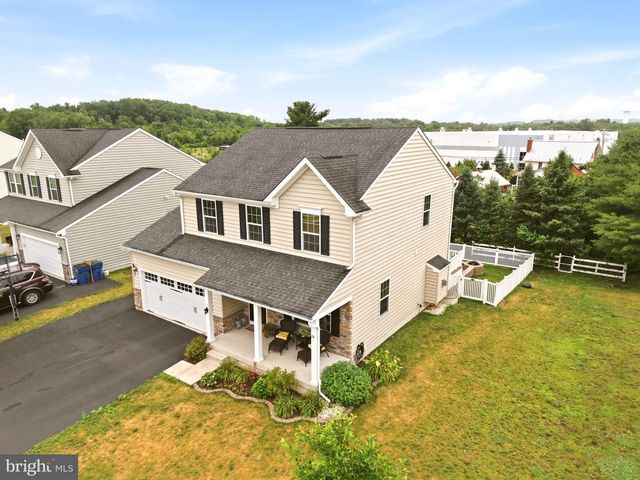 1937 ALAMINGO DR, Quakertown, PA 18951