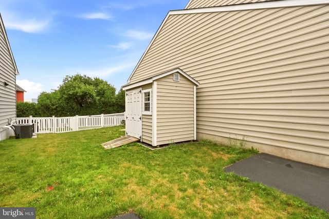 1937 ALAMINGO DR, Quakertown, PA 18951