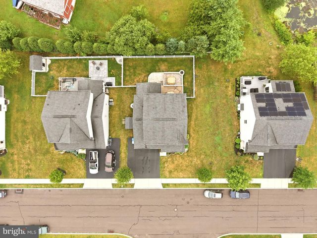 1937 ALAMINGO DR, Quakertown, PA 18951