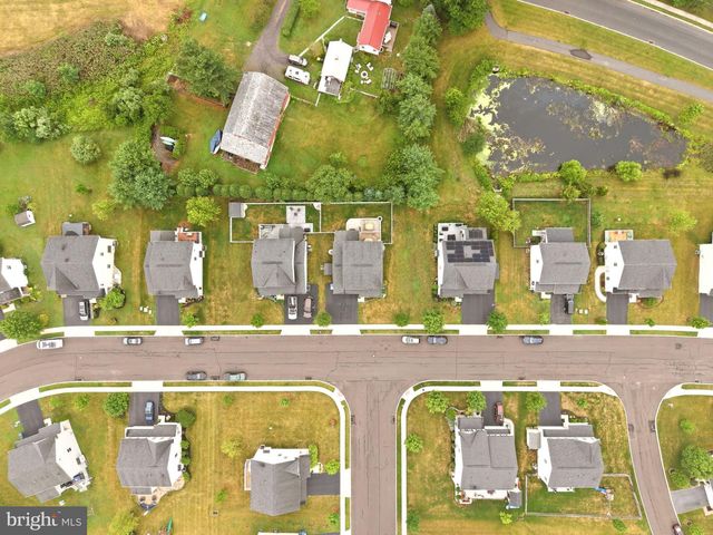 1937 ALAMINGO DR, Quakertown, PA 18951