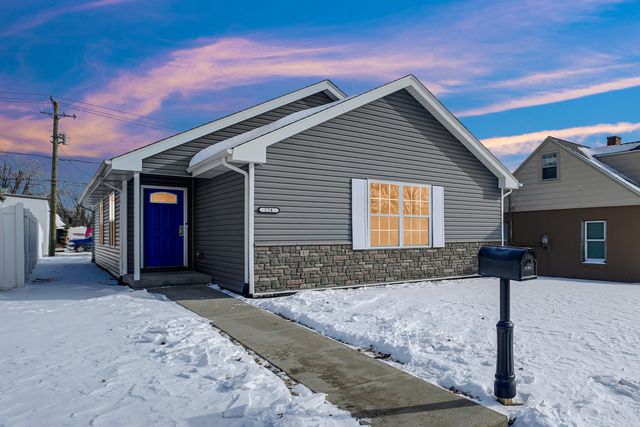 224 N La Salle Avenue, Bradley, IL 60915