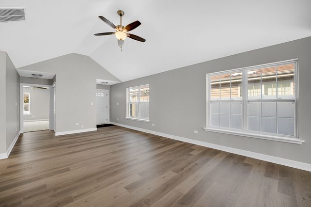 224 N La Salle Avenue, Bradley, IL 60915