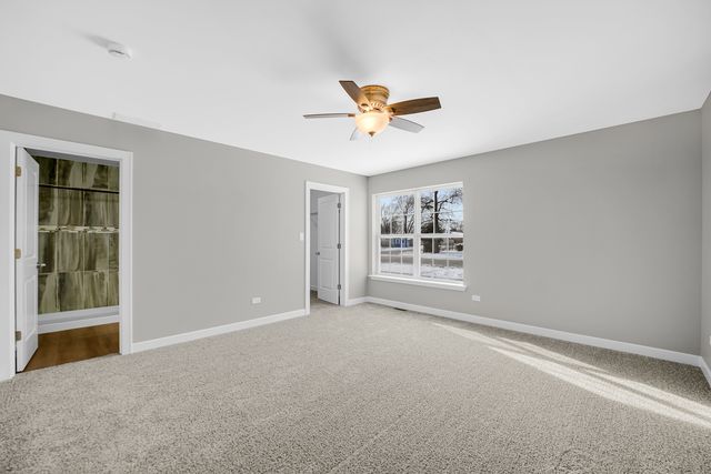 224 N La Salle Avenue, Bradley, IL 60915