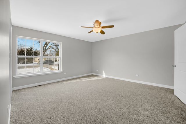 224 N La Salle Avenue, Bradley, IL 60915