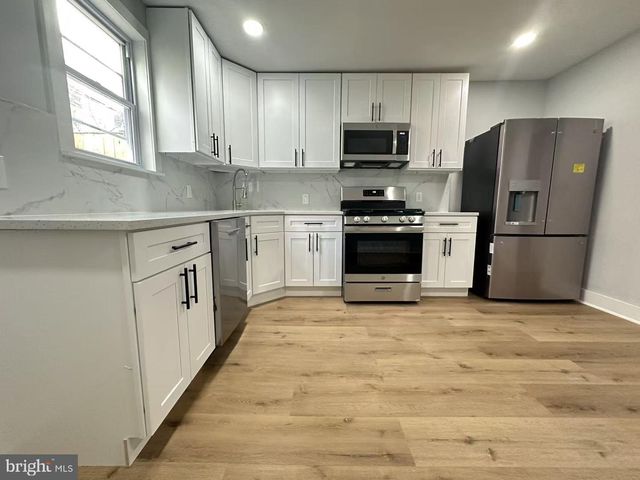 1049 MERCY ST, Philadelphia, PA 19148