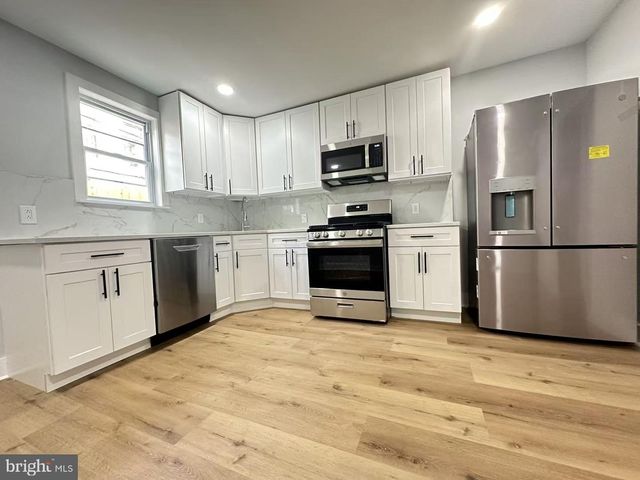 1049 MERCY ST, Philadelphia, PA 19148