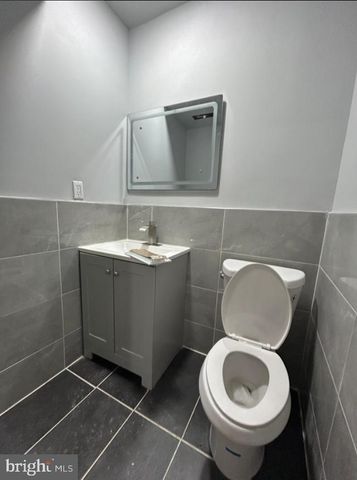 1049 MERCY ST, Philadelphia, PA 19148