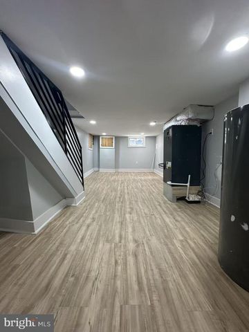 1049 MERCY ST, Philadelphia, PA 19148