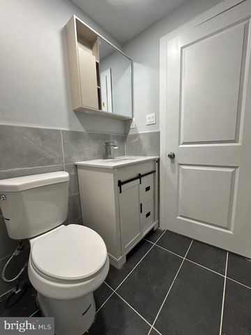 1049 MERCY ST, Philadelphia, PA 19148