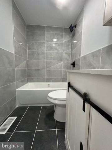 1049 MERCY ST, Philadelphia, PA 19148