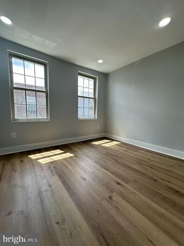 1049 MERCY ST, Philadelphia, PA 19148