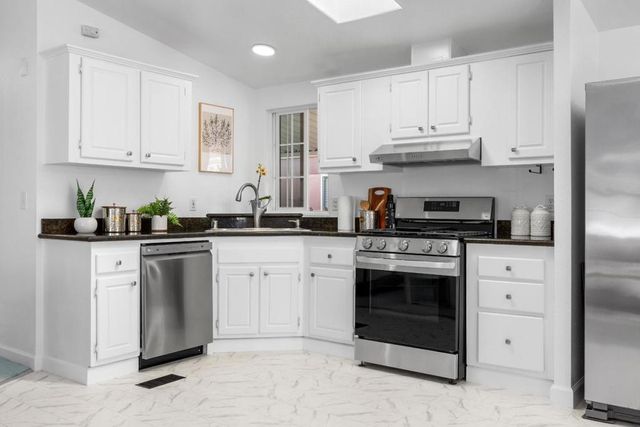 3710 Gross Road, Santa Cruz, CA 95062