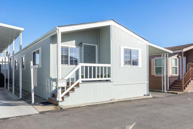 3710 Gross Road, Santa Cruz, CA 95062