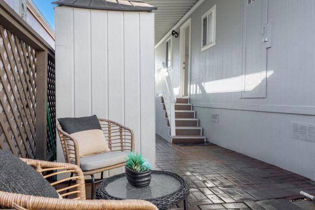 3710 Gross Road, Santa Cruz, CA 95062