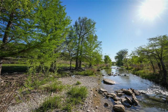 107 Edgewater DR, Wimberley, TX 78676