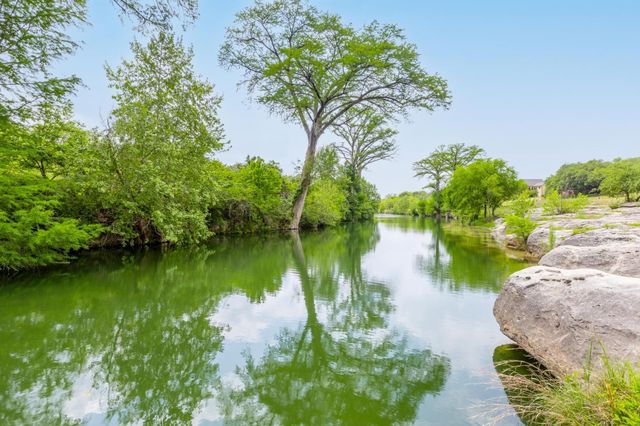 107 Edgewater DR, Wimberley, TX 78676