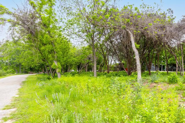107 Edgewater DR, Wimberley, TX 78676