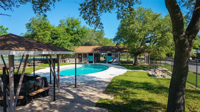 107 Edgewater DR, Wimberley, TX 78676