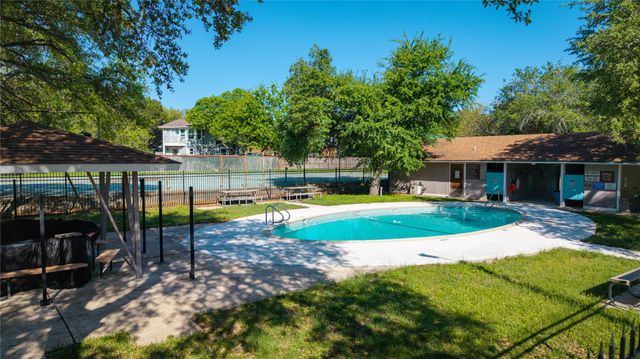 107 Edgewater DR, Wimberley, TX 78676