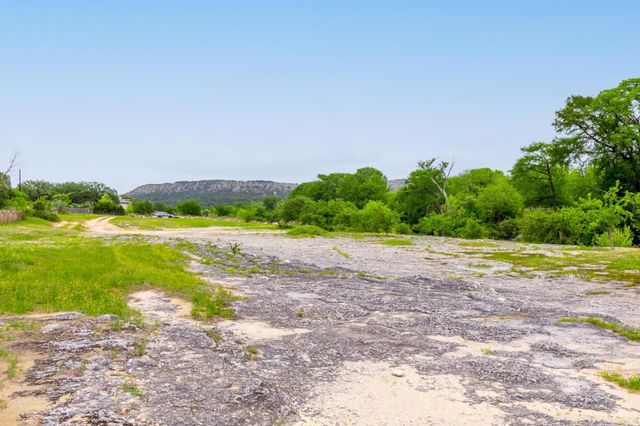107 Edgewater DR, Wimberley, TX 78676