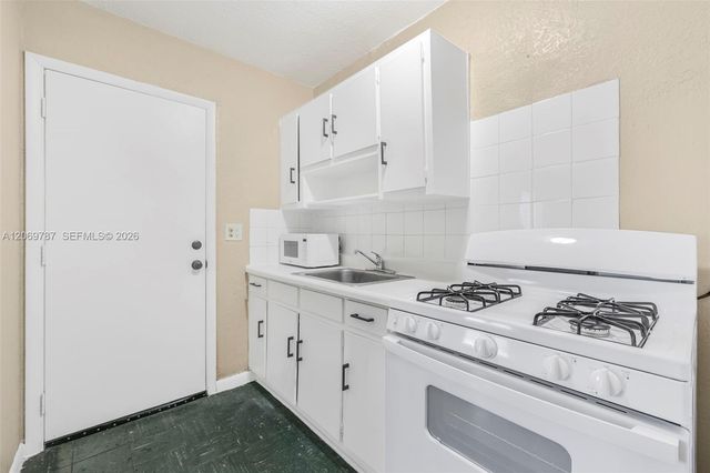 126 SW 18th Avenue 11, Miami, FL 33135