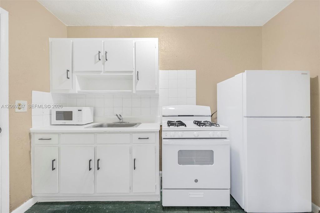 126 SW 18th Avenue 11, Miami, FL 33135